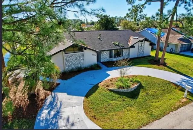 BookNoFees: Ferienwohnung in Palm Coast – Geräumiges Haus mit fünf Schlafzimmern, Pool und Whirlpool