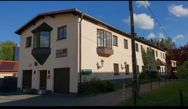 BookNoFees: Einzelzimmer in einer Pension – Schönfeld