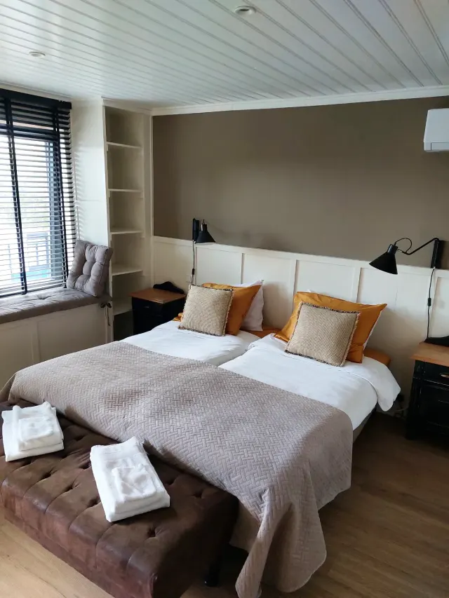 BookNoFees: Ferienwohnung in Oost Souburg – Charaktervolles Privatzimmer für zwei Personen mit Klimaanlage