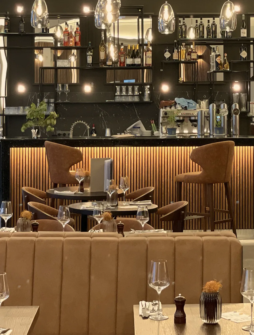 BookNoFees: Restaurant – Fine Fine – Vienna – Ende Ende, Foto 1