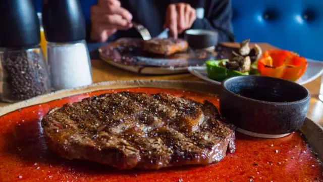 BookNoFees: Restaurant – Beef N' Pepper – Warsaw – Rindfleisch mit Paprika, Foto 3