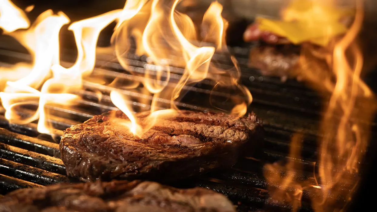 BookNoFees: Restaurant – Beef N' Pepper – Warsaw – Rindfleisch mit Paprika, Foto 1