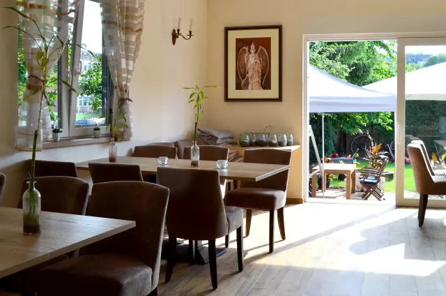 BookNoFees: Restaurant Athen, Menden