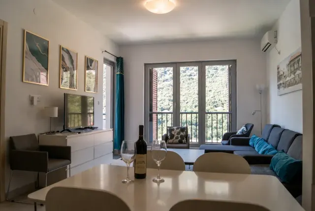 BookNoFees: Ferienwohnung Madela in Morinj – Morinj