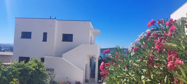BookNoFees: Ferienwohnung in Kaštel Sućurac, Split – Ruhige Familienunterkunft mit Meerblick