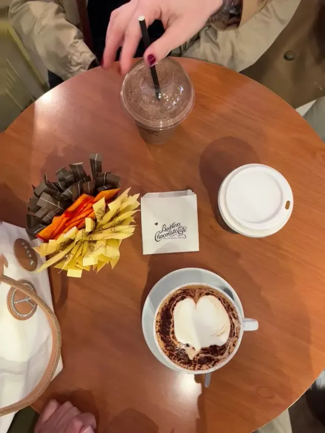 BookNoFees: Café – Butlers Chocolate Café – Dublin – Butlers Schokoladen-Café, Foto 3