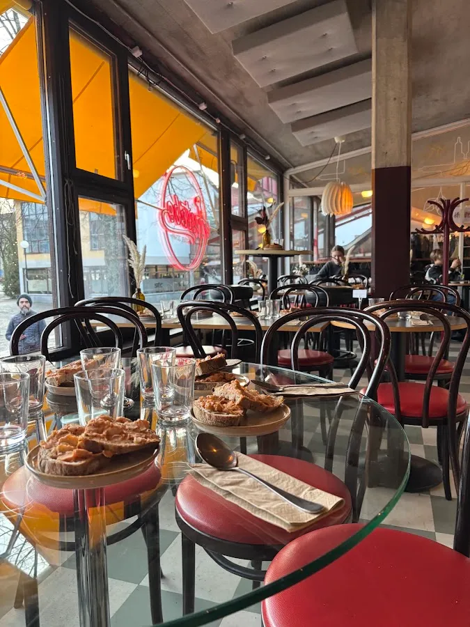 BookNoFees: Café – Årstabo – Stockholm – Årstabo, Foto 1
