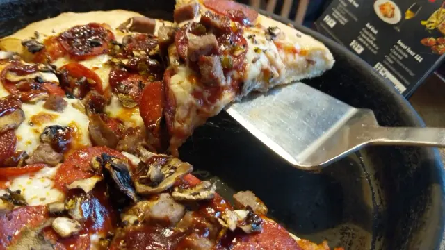 BookNoFees: Restaurant – Pizza Hut – Bucharest – Pizza Hut, Foto 3