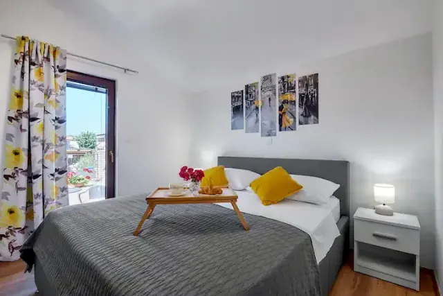 BookNoFees: Süße 2SZ Wohnung Suzi in Pula, super Lage – Pula