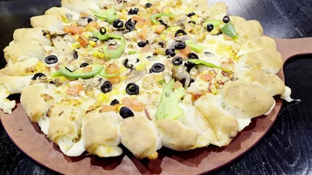 BookNoFees: Restaurant – Pizza Hut – Bucharest – Pizza Hut, Foto 3
