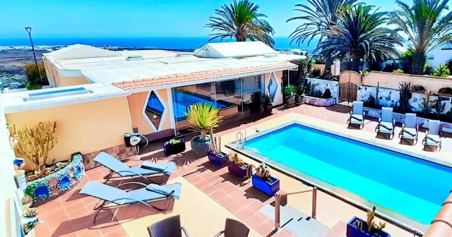 BookNoFees: Ferienwohnung in Tías – Villa Madora mit Pool und Meerblick, La Asomada