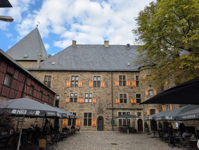 BookNoFees: Restaurant – Restaurant Haus Kemnade – Hattingen – Restaurant Haus Kemnade, Foto 2