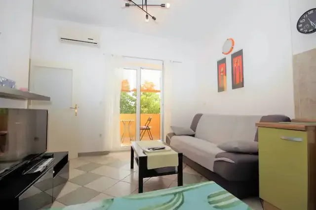 BookNoFees: Ferienwohnung in Fažana – Gepflegte Ferienwohnung Nata in Strandnähe