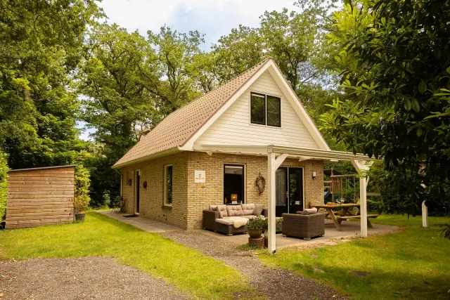 BookNoFees: Ferienwohnung in Norg – Freistehendes Naturhäuschen mit Garten und Spielgerät