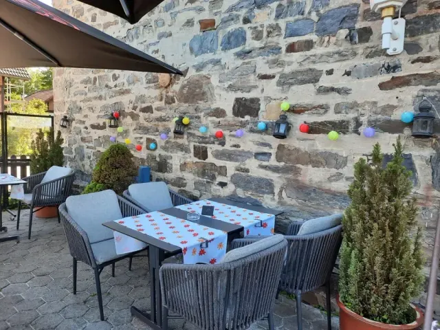BookNoFees: Restaurant – Henblas — Hotel, Restaurant & Pub – Neuenrade-Altenaffeln – Henblas — Hotel, Restaurant & Pub, Foto 2