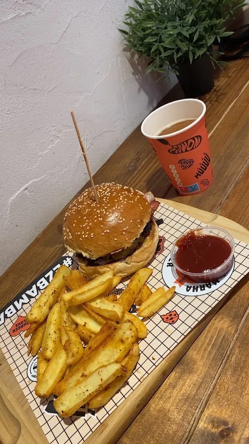 BookNoFees: Restaurant – Bamba Marha – Budapest – Halte an Marha fest, Foto 2