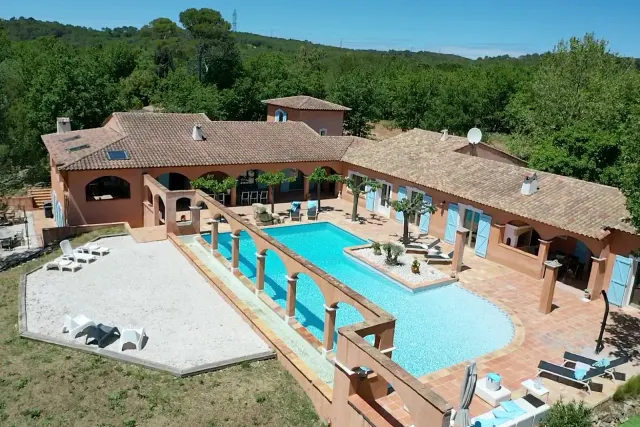 BookNoFees: Les Yuccas –  5 Personen, mit Pool und Klimaanlage – TRANS-EN-PROVENCE