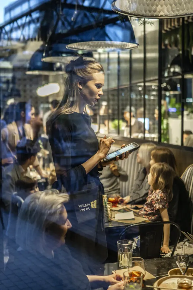 BookNoFees: Restaurant – Pełną Parą – Warsaw – Mit Volldampf, Foto 3