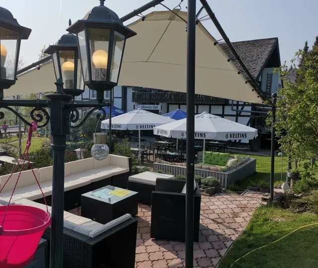 BookNoFees: Hennetaler Hof, Eslohe