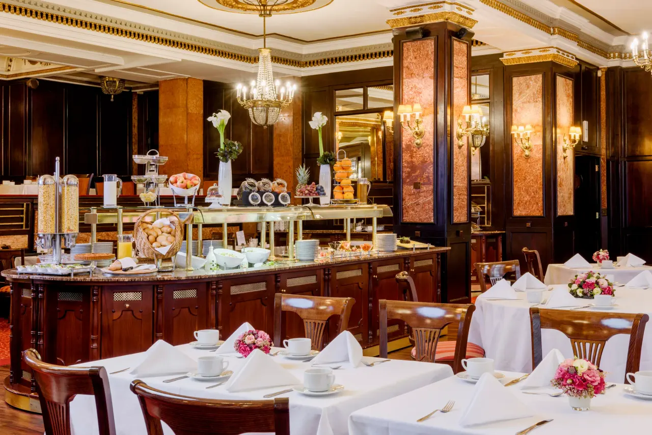 BookNoFees: Restaurant – Café Astoria – Budapest – Café Astoria, Foto 1