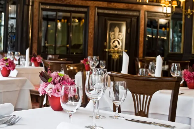 BookNoFees: Restaurant – Café Astoria – Budapest – Café Astoria, Foto 2