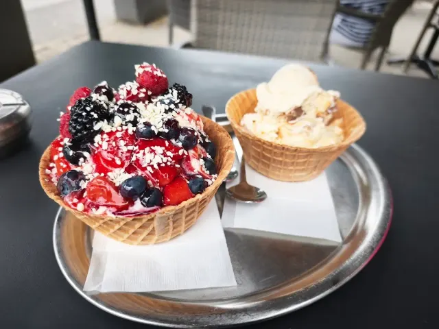 BookNoFees: Restaurant – Ankays Eiscafé – Freudenberg – Ankays Eiscafé, Foto 2
