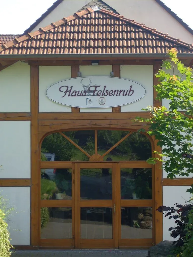 BookNoFees: Restaurant – Landgasthof Haus Felsenruh – Balve-Garbeck – Landgasthof Haus Felsenruh, Foto 1