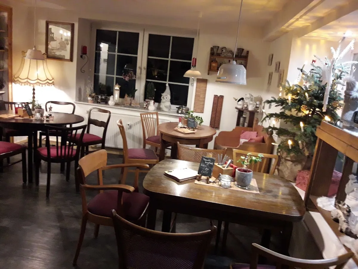 BookNoFees: Café – Helga's Waffelstübchen – Hallenberg – Helga's Waffelstübchen, Foto 1