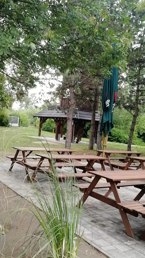 BookNoFees: Imbiss – Bufet pri rozhľadni Bratislava – Bratislava – Das Buffet am Aussichtsturm in Bratislava, Foto 3