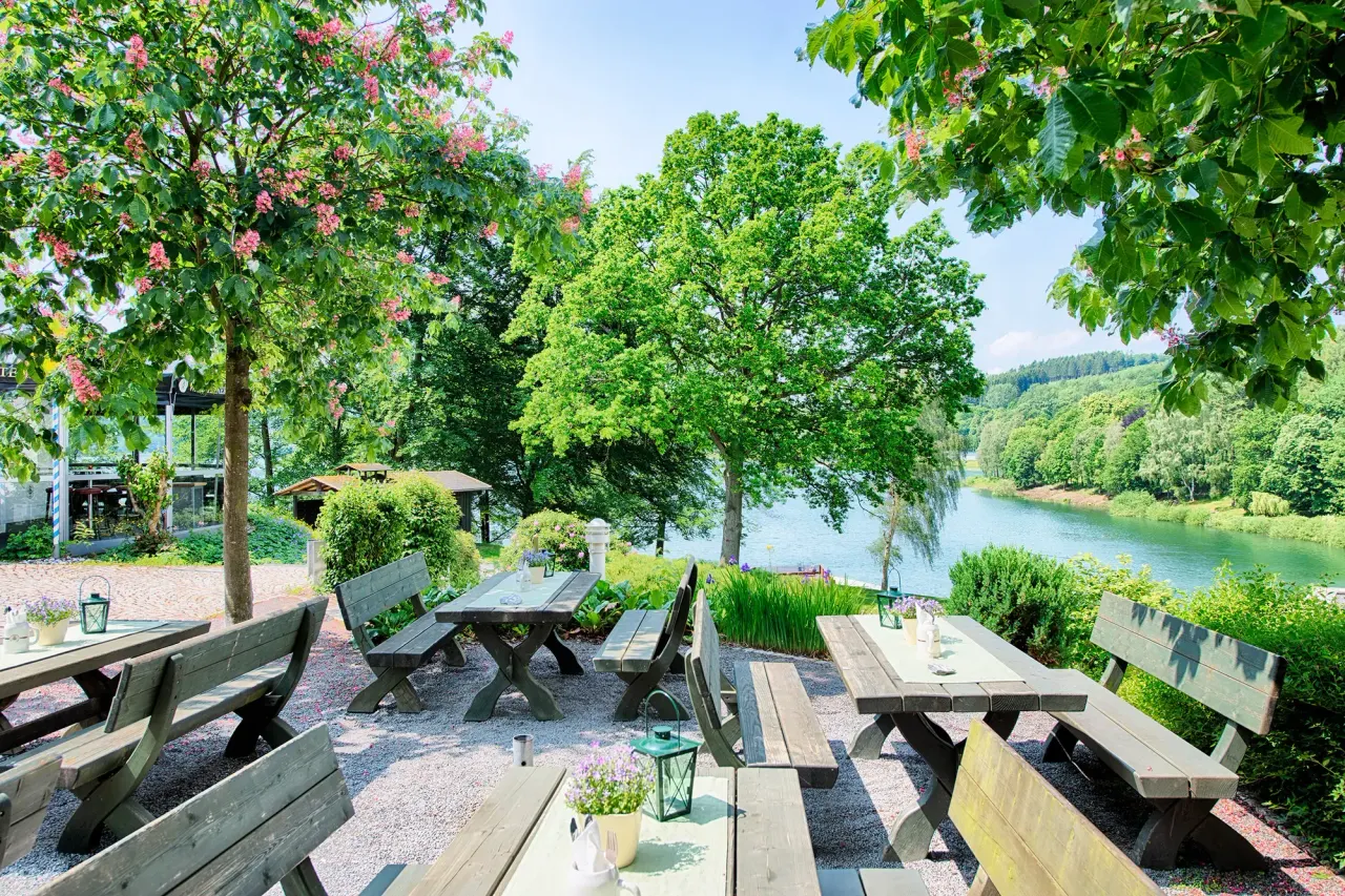 BookNoFees: Restaurant – Welcome Hotel Meschede/Hennesee – Meschede – Welcome Hotel Meschede/Hennesee, Foto 1