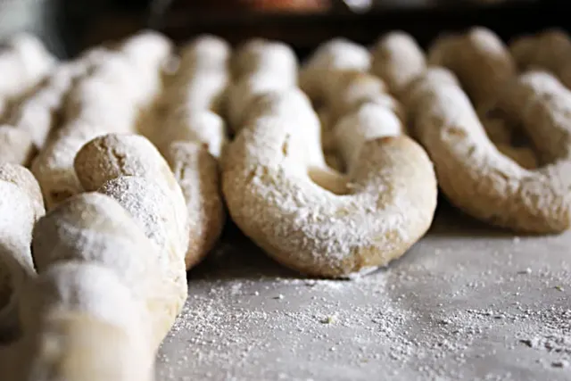 BookNoFees: Bäckerei – Pékműhely – Budapest – Bäckerei, Foto 2