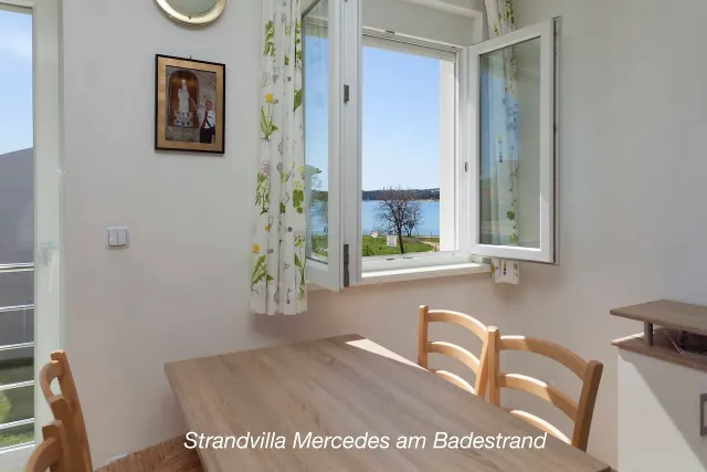 BookNoFees: Eine Hausetage unserer Strandvilla mit großer Terrasse, Pergola und Aussengrill – Medulin