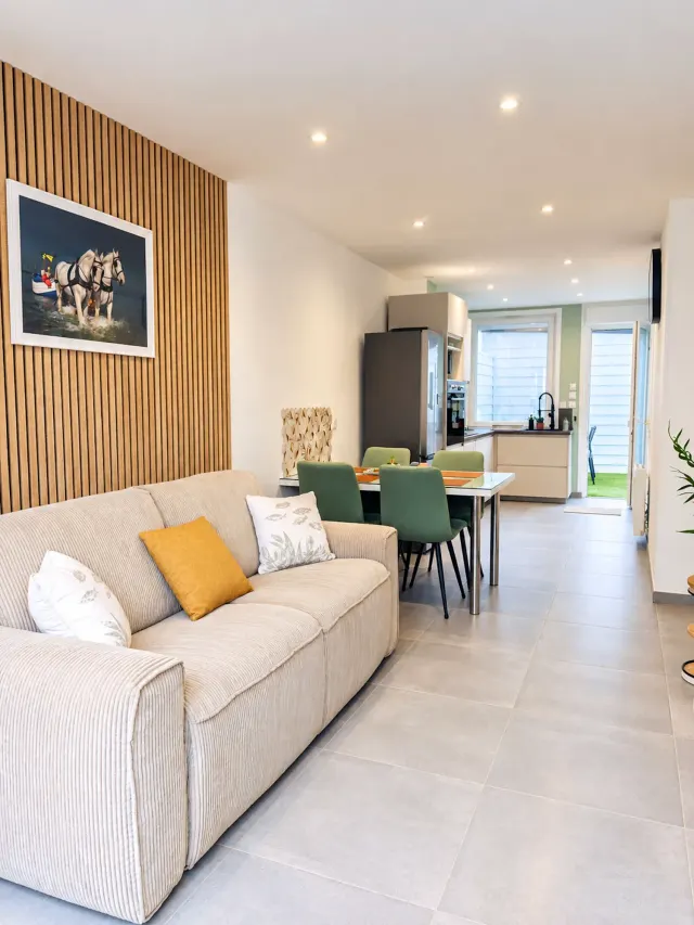 BookNoFees: Ruhige Wohnung mit eigenem Wellnessbereich und Garage – Calais
