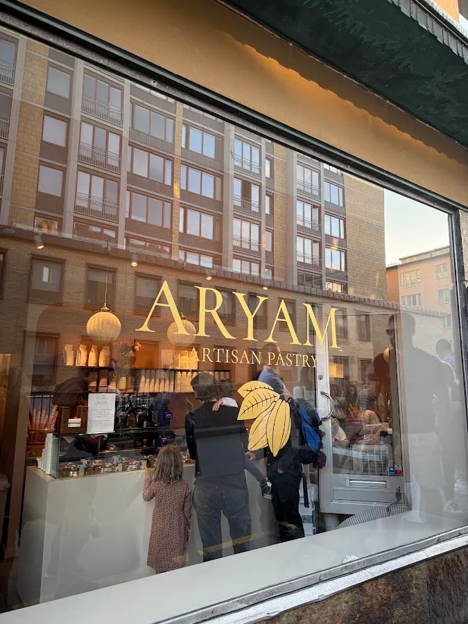 BookNoFees: Eisdiele – Aryam – Stockholm – Erhebe dich, Foto 1