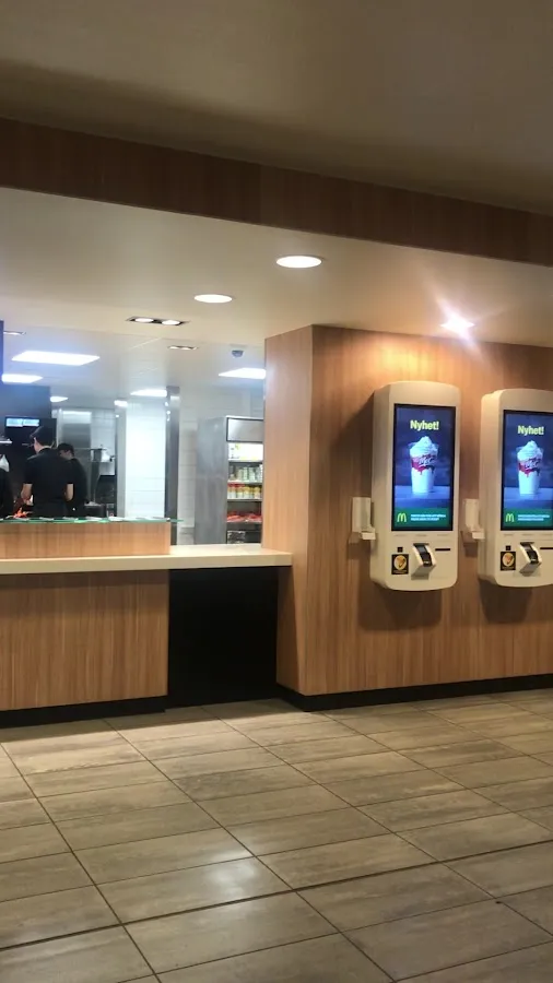 BookNoFees: Imbiss – McDonald's – Stockholm – McDonald's, Foto 3