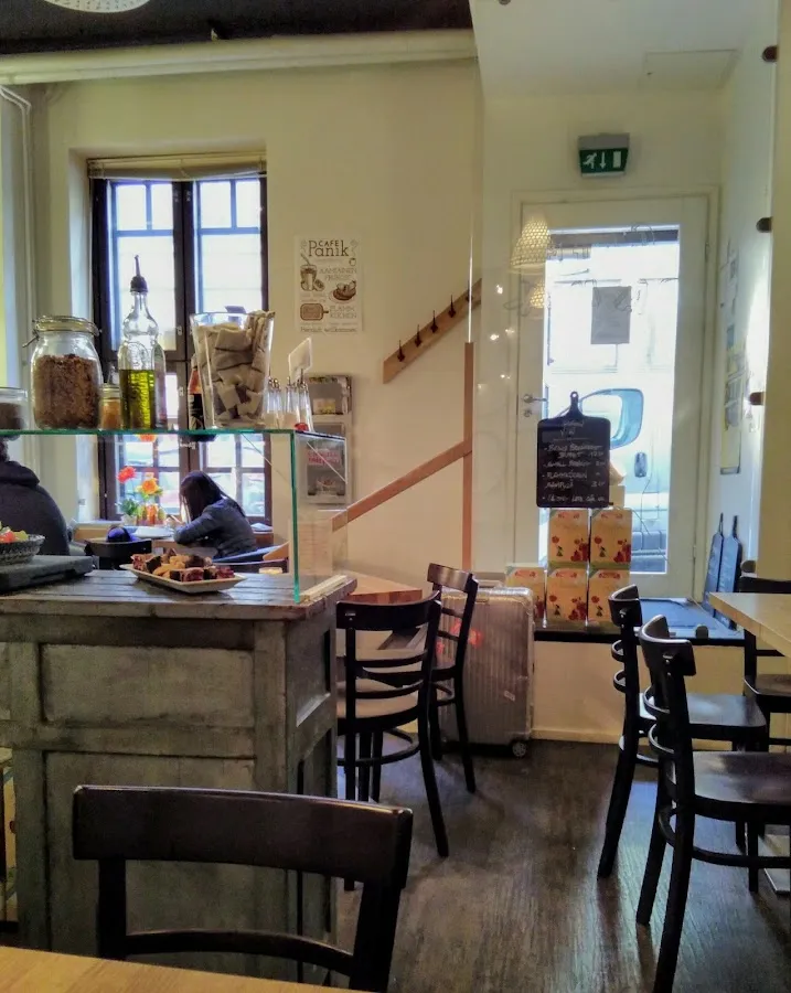 BookNoFees: Café – Cafe Panik – Helsinki – Café Panik, Foto 1