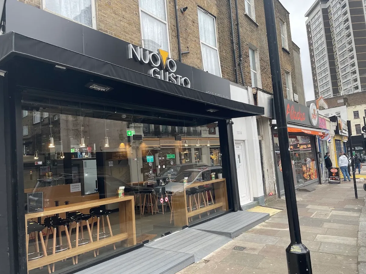 BookNoFees: Imbiss – Delta Pizza – London – Delta Pizza, Foto 1