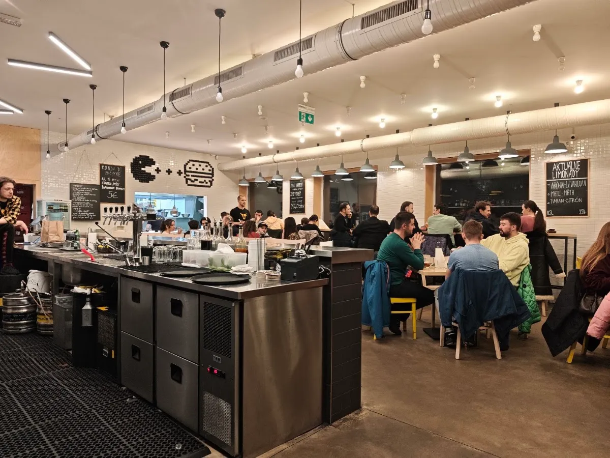 BookNoFees: Restaurant – Roxor BRGR & Beer – Bratislava – Roxor Burger & Bier, Foto 1