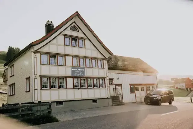 BookNoFees: Familien-Chalet Appenzell am Alpstein in Brülisau – Rüte