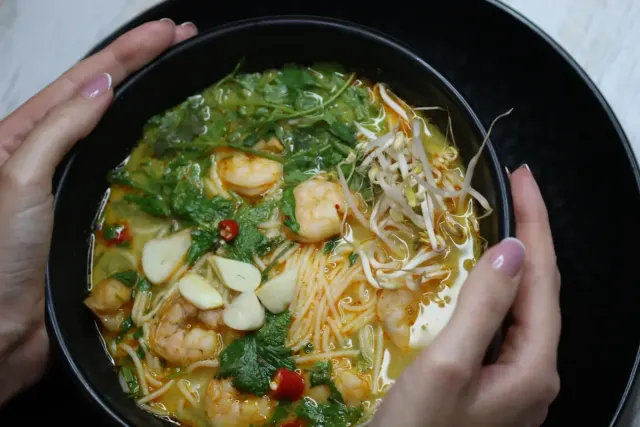 BookNoFees: Restaurant – Dang Muoi – Budapest – Ältere Menschen, Foto 2