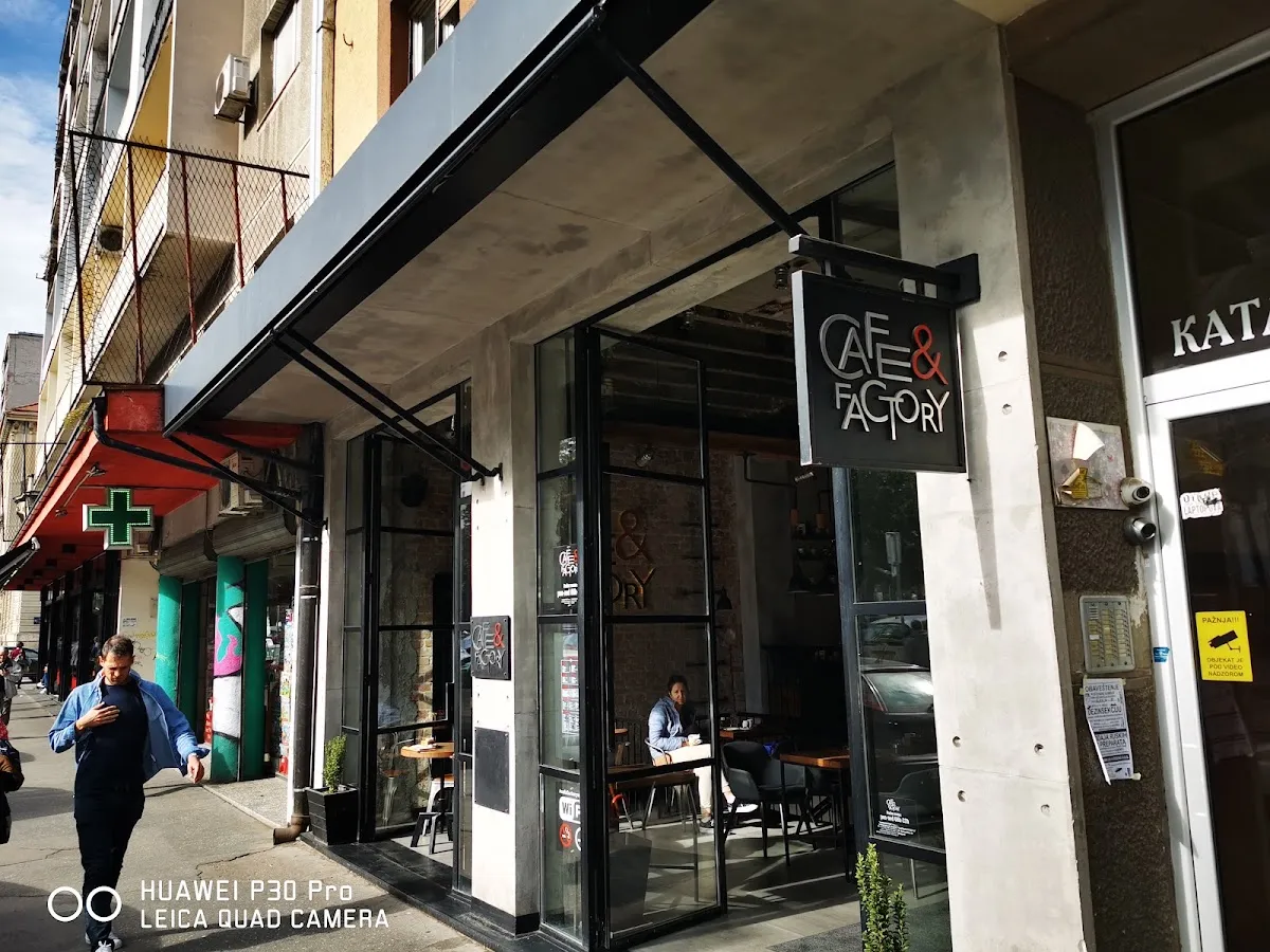 BookNoFees: Café – Cafe & Factory – Belgrade – Café & Fabrik, Foto 1