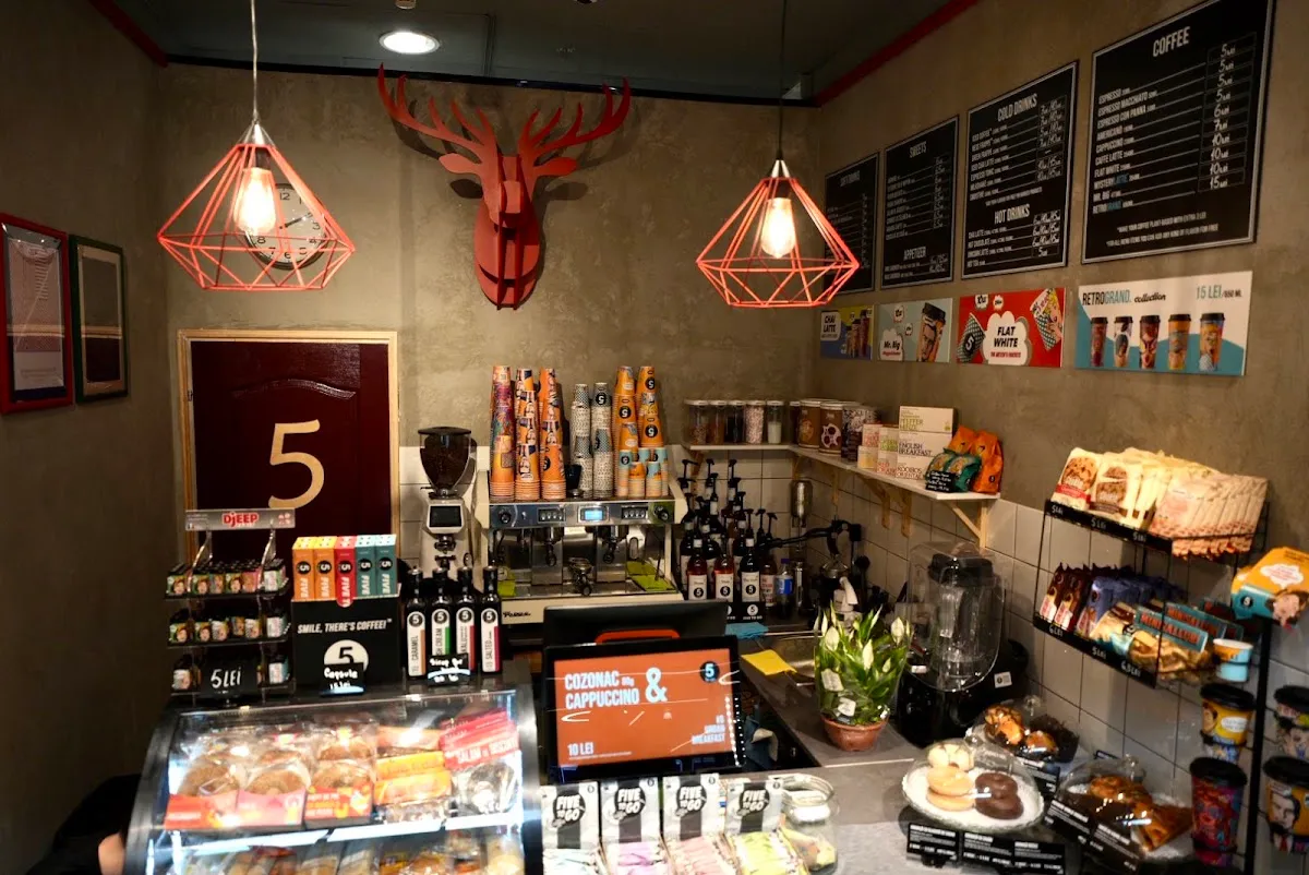 BookNoFees: Restaurant – 5 to go – Bucharest – Noch 5, Foto 1