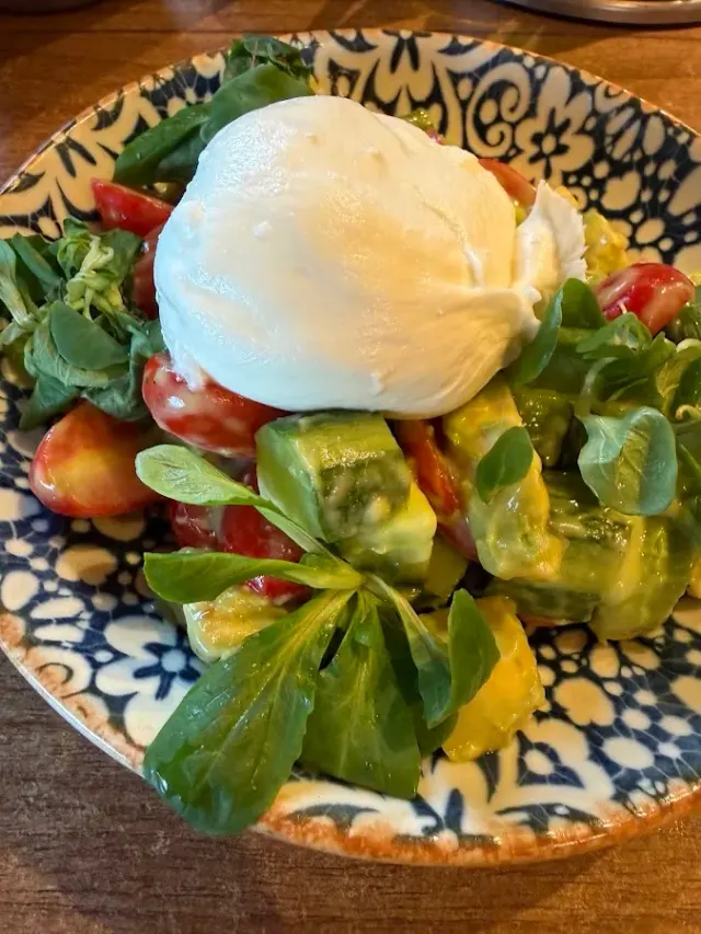 BookNoFees: Restaurant – Burrata Italiana – Sofia – Italienische Burrata, Foto 2