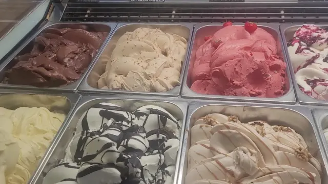 BookNoFees: Restaurant – Eiscafé Italy – Holzwickede – Eiscafé Italy, Foto 3