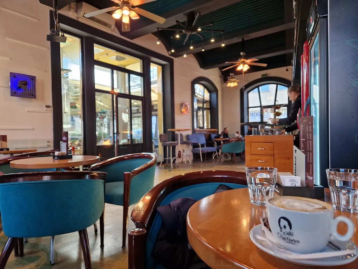 BookNoFees: Café – Cafe Monet – Ljubljana – Café Monet, Foto 1