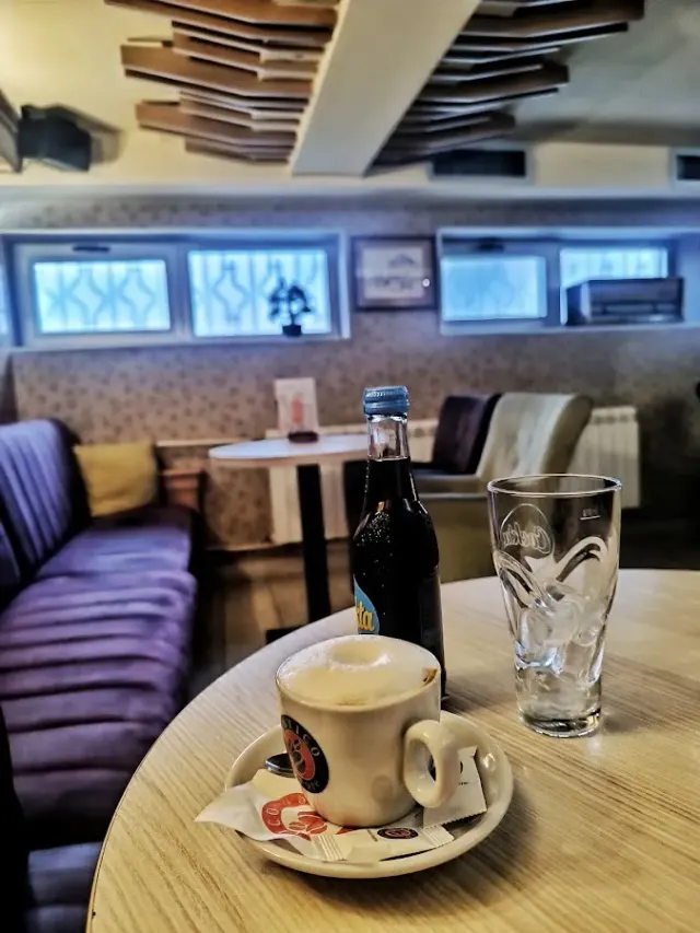 BookNoFees: Café – Caffe Diplomat – Belgrade – Caffe Diplomat, Foto 3