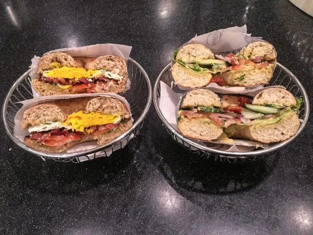 BookNoFees: Café – Bagel & Juice – Oslo – Bagel & Saft, Foto 2