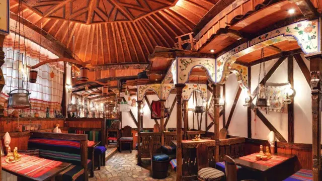 BookNoFees: Restaurant – Хаджидрагановите изби – Sofia – Die Weinkeller von Hadjidragan, Foto 3