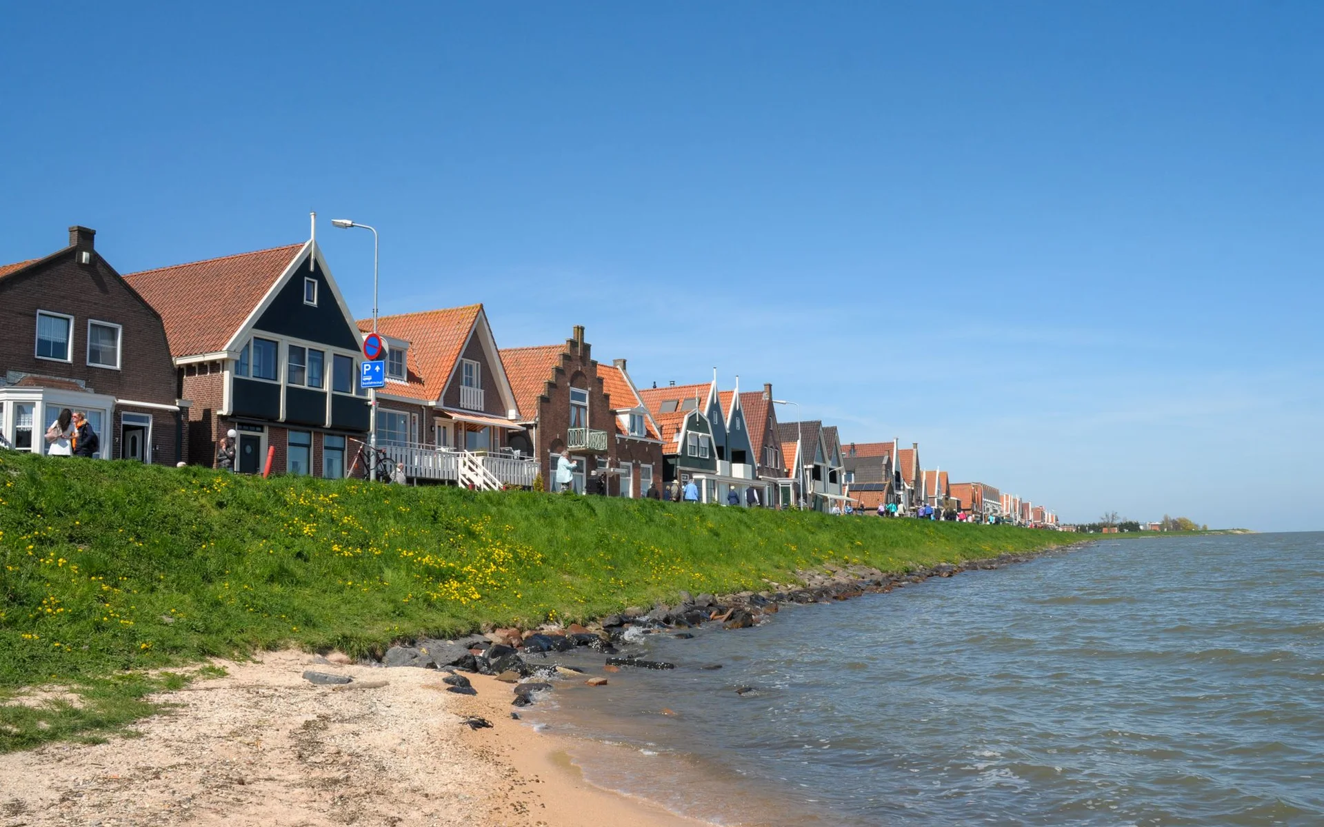 Historische Häuser am Ufer von Volendam